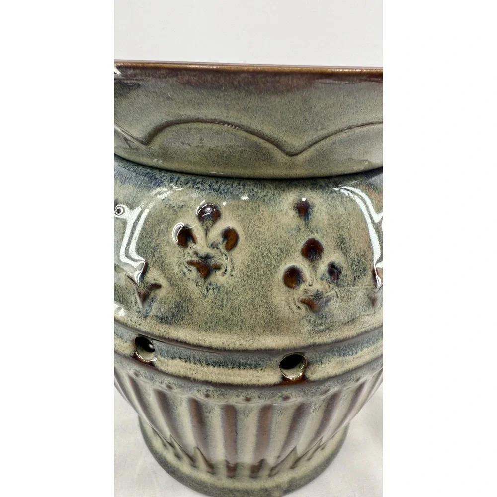 Scentsy elegant charlemagne